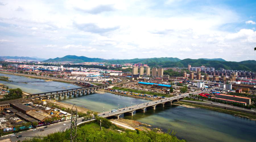 Melhores ofertas de aluguel de carros em Tonghua